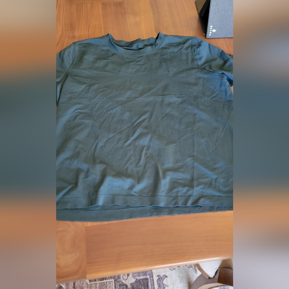 Womens Lululemon Workout Shirt